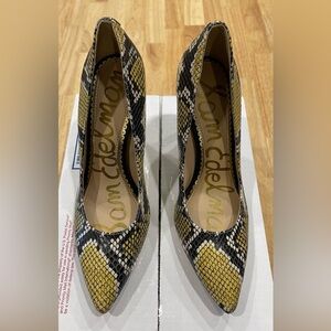 SAM EDELMAN - HAZEL POINTED TOE PUMP